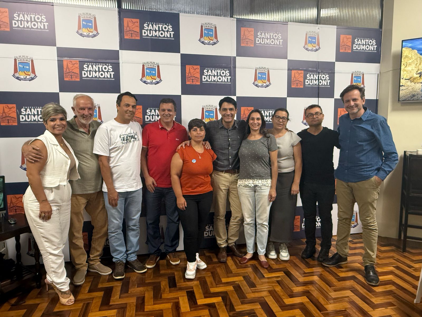 Após negociação, professores da rede municipal terão reajuste salarial de 6,27% em Santos Dumont